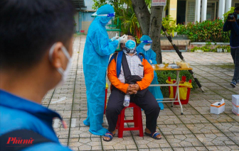 TPHCM đẩy nhanh tiến độ tiêm vắc xin, triển khai kế hoạch phục hồi kinh tế sau 30/9