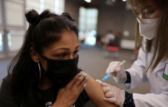 WHO ủng hộ thuốc COVID-19 pha trộn của Regeneron