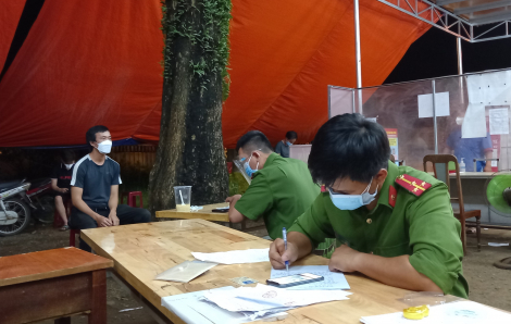 Đắk Lắk phát hiện nhiều xe cứu thương lén chở người từ vùng dịch về quê