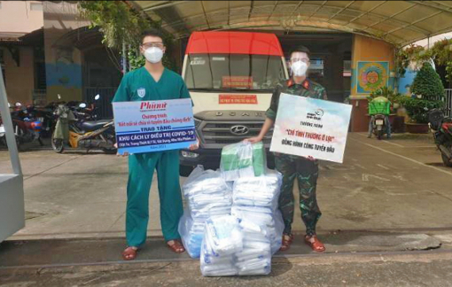 Chương trình “Kết nối sẻ chia vì tuyến đầu chống dịch” trao tặng thiết bị cho ba đơn vị chăm sóc điều trị bệnh nhân COVID-19