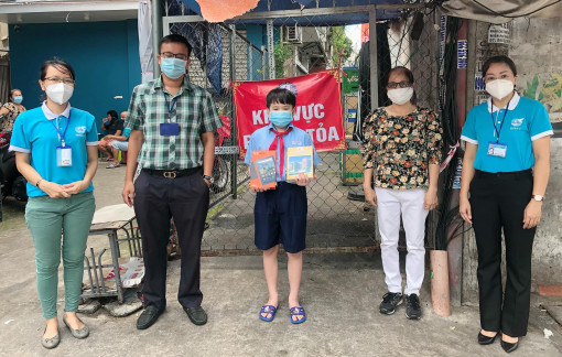 Chăm lo, hỗ trợ cho học sinh và người dân khó khăn