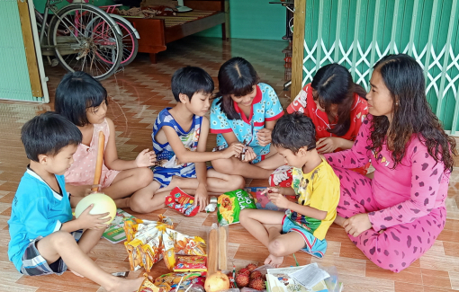 "Vọng phu thê" giữa hai tâm dịch