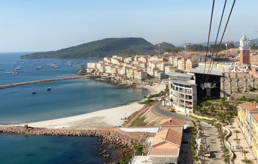 Chờ vắc-xin đưa ngành du lịch trở lại