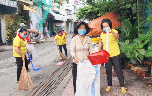 Ra quân “Tháng phụ nữ vì cộng đồng”: Vệ sinh môi trường - chăm sóc trẻ em