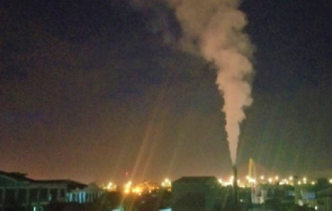 Lập đoàn kiểm tra vụ nhà máy xả khói mù mịt giữa thành phố Đà Nẵng
