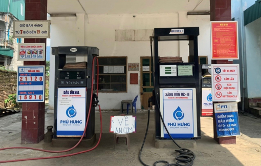 Treo biển ‘về ăn cơm’, cây xăng bị phạt 10 triệu đồng