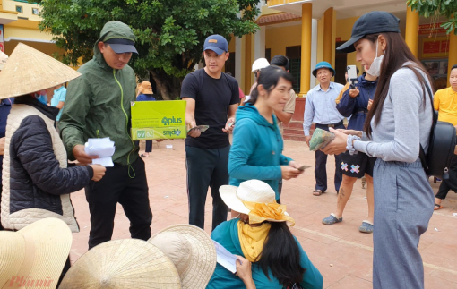 Yêu cầu báo cáo hoạt động từ thiện của ca sĩ Thủy Tiên trong đợt lũ lụt năm 2020