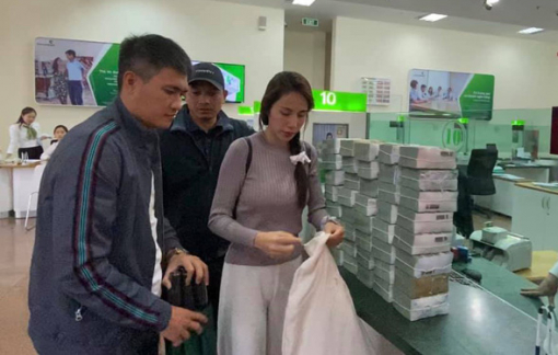 Bộ Công an phối hợp các tỉnh xác minh việc cứu trợ của ca sĩ Thuỷ Tiên