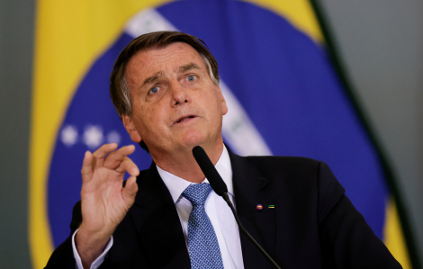 Tổng thống Brazil bỏ lỡ trận đấu bóng đá vì chưa tiêm chủng