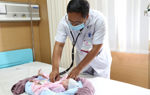 Bé trai 3 ngày tuổi nhập viện cấp cứu do tắc ruột