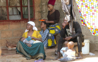 Đại dịch khiến các nước nghèo rơi vào cảnh nợ cùng cực