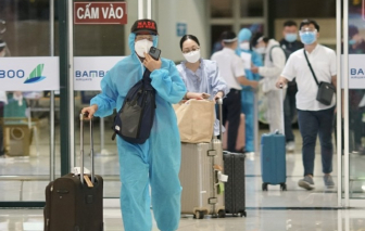 Hà Nội thừa nhận sai sót khi treo biển trước cửa nhà người về từ TPHCM