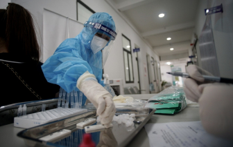 Ngày 12/10, số ca COVID-19 trong nước giảm mạnh, TPHCM chỉ còn hơn 1.000 ca