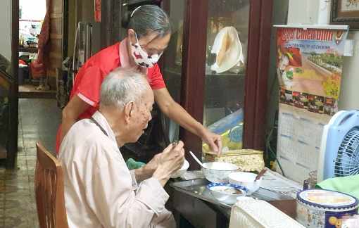 Bài 2: Những người không chọn việc nhẹ nhàng: Lo cho nỗi lo của người khác