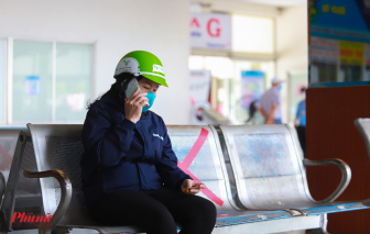 Xe đã chạy, nhưng phần lớn dân chưa đi được vì chờ ý kiến các tỉnh