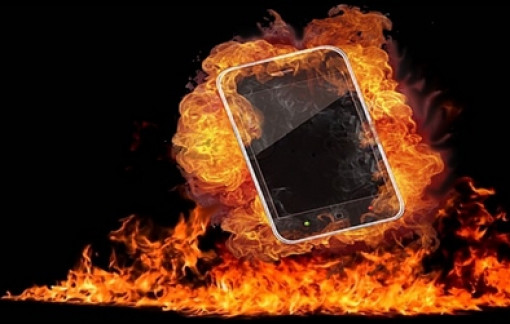 Vụ nam sinh tử vong lúc học online: Chị đã cố đưa em vào nhà tắm dập lửa