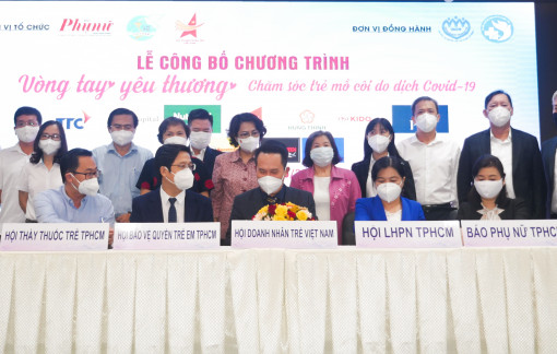 Báo Phụ Nữ TPHCM phối hợp tổ chức chương trình "Vòng tay yêu thương"