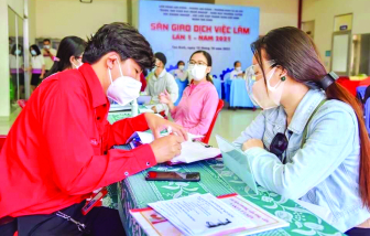 Người lao động hối hả quay lại sau “bình thường mới”