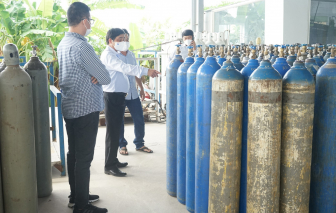 Chính phủ chuyển tiền mua xe xét nghiệm lưu động sang mua vỏ đựng oxy y tế