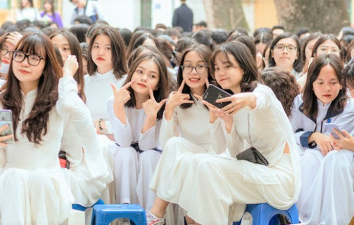 Phụ huynh cần lưu ý gì khi tiêm vắc xin COVID-19 cho trẻ?