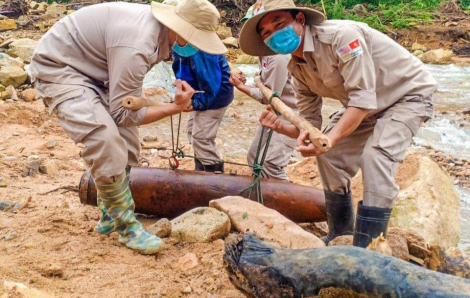 Sau mưa lũ, Quảng Trị phát hiện quả bom "khủng" 227kg