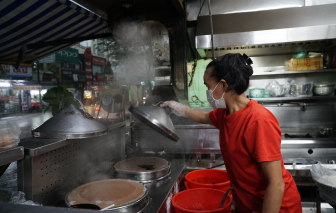 Hàng quán sẵn sàng, chờ phục vụ tại chỗ