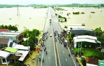 Miền Trung: Dịch bệnh chưa lắng xuống, nước lũ đã dâng lên