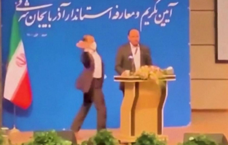 Thống đốc một tỉnh tại Iran “ăn tát” ngay giữa lễ nhậm chức