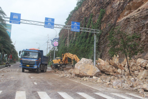 Bình Định: Lên phương án ứng phó với mưa lũ trong tình hình dịch bệnh COVID-19 phức tạp