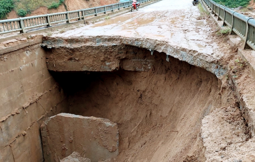 Hễ mưa lũ, cơ sở hạ tầng ở miền Trung lại tan hoang