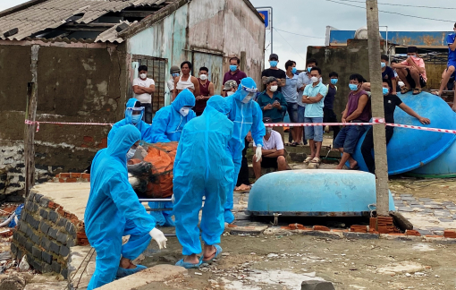 Tìm thân nhân của 1 thi thể trôi dạt trên biển