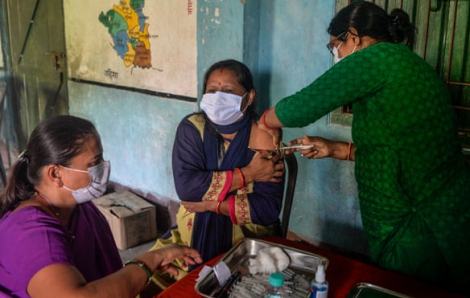 Hơn 100 triệu người Ấn Độ không tiêm liều vắc xin thứ 2 vì nghĩ 1 mũi là đủ