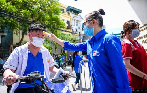 Hà Nội cho học sinh quay lại trường nhưng nhiều giáo viên chưa tiêm đủ 2 mũi vắc xin