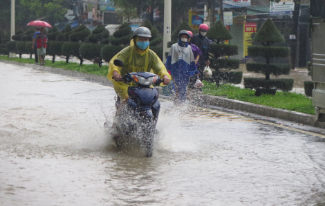 Mưa lớn gây ngập nhiều nơi ở Khánh Hòa