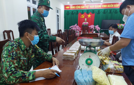 Phát hiện 24kg ma túy trong xe tải chở xoài từ Campuchia vào Việt Nam