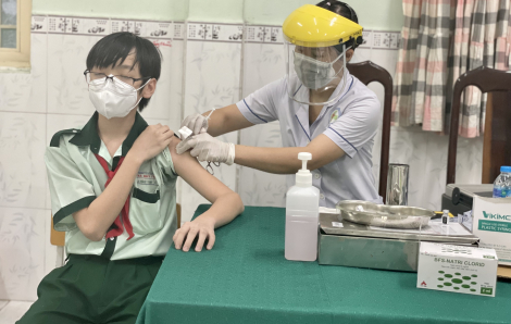 TPHCM sẽ tiêm mũi 2 vắc xin COVID-19 cho học sinh sau 20/11