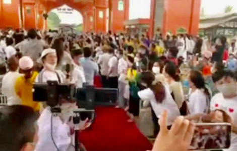 Bà Nguyễn Phương Hằng livestream, khách ngang nhiên xúc phạm báo chí