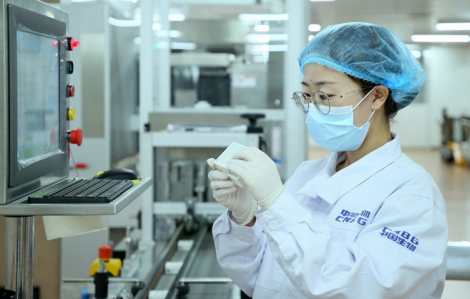 Trung Quốc có thể phê duyệt thuốc điều trị COVID-19 đầu tiên trong vài tuần tới