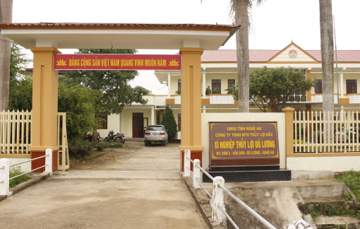 Bắt Giám đốc xí nghiệp thủy lợi cấu kết với cấp dưới lập khống hồ sơ, rút tiền tỉ về chi tiêu