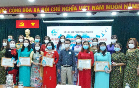 Quận Tân Phú tri ân 31 đơn vị, cá nhân góp sức chống dịch