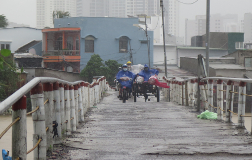 Nha Trang: Dự án cầu Ngọc Thảo chậm tiến độ, người dân nơm nớp lo sợ
