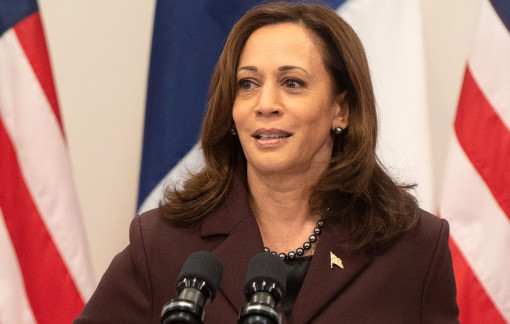 Bà Kamala Harris trở thành người phụ nữ quyền lực nhất nước Mỹ trong 85 phút
