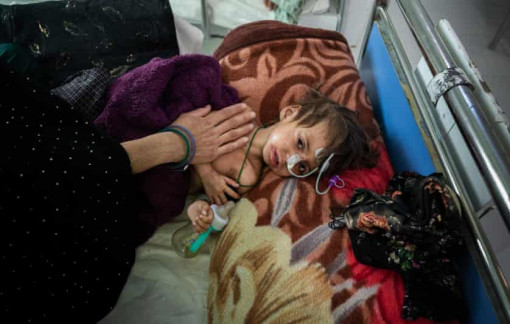 Tính mạng thai phụ và trẻ em Afghanistan bị đe dọa khi hệ thống y tế bên bờ vực