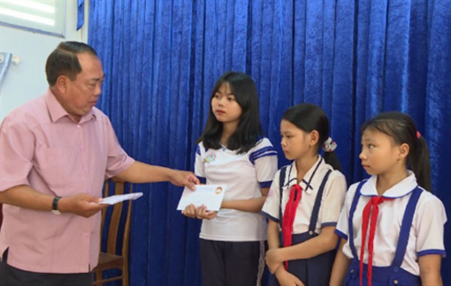 Cà Mau: Nhà trường không đặt ra những khoản thu đầu nằm ngoài quy định