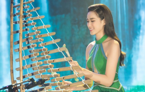 Đỗ Thị Hà bất ngờ lọt vào top phần thi tài năng ở "Hoa hậu Thế giới"