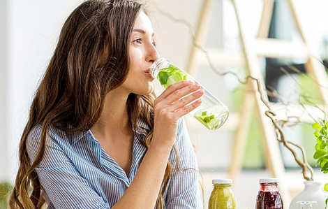 "Nhẹ người" với 5 thức uống detox cho mùa đông