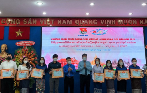 Tuyên dương 107 sinh viên Lào và Campuchia tiêu biểu năm 2021