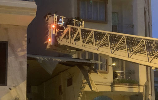 Nhiều người mắc kẹt trong căn nhà đổ sập ở Sài Gòn