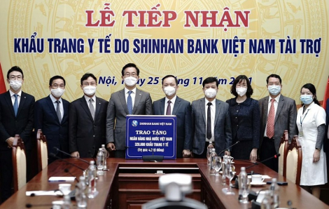 Ngân hàng Shinhan ủng hộ 320.000 khẩu trang y tế Air Queen Nano (Hàn Quốc) cho Ngân hàng Nhà nước Việt Nam