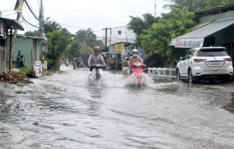 Khánh Hòa lũ lên nhanh, nhiều nơi bị ngập sâu, Phú Yên 7 người chết và mất tích